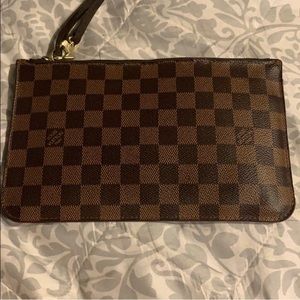 LV pouch
